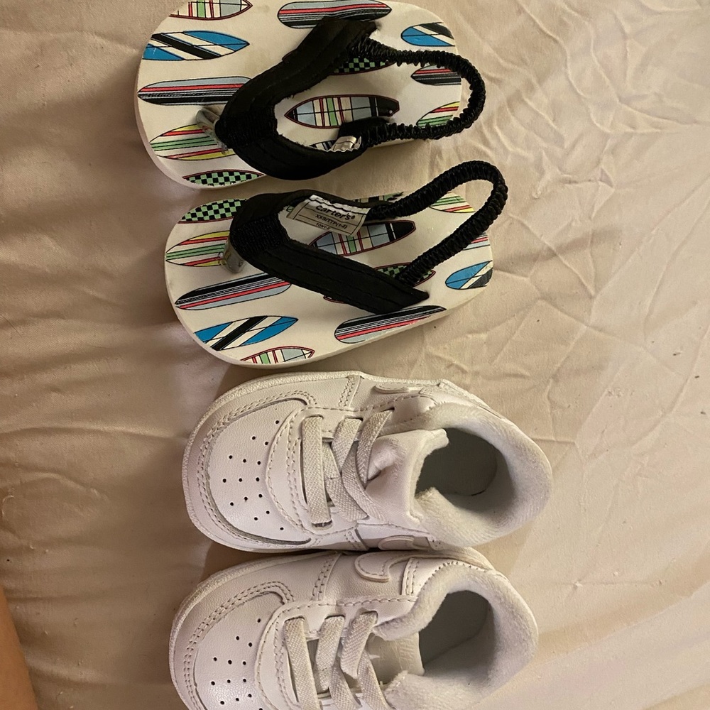 20 for the white and 5 for the sandles 25 for both 😍